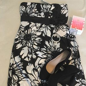 NWT size 9 Speechless Pleated Paisley dress